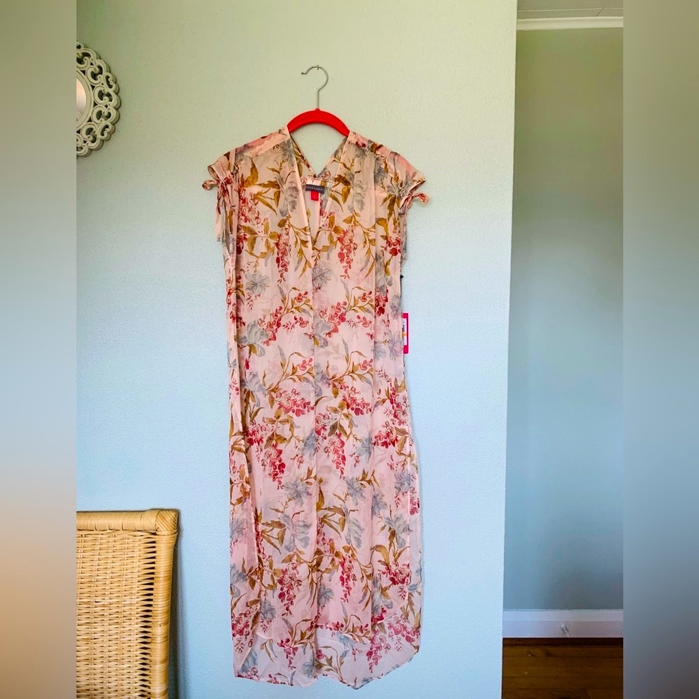 NWT Vince Camuto Ruched Shoulder Floral Tunic